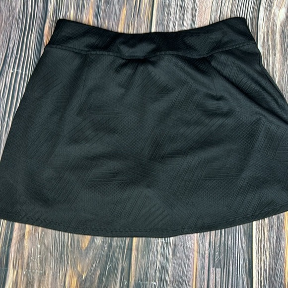 Black Active Skort- Size Medium - Picture 4 of 9